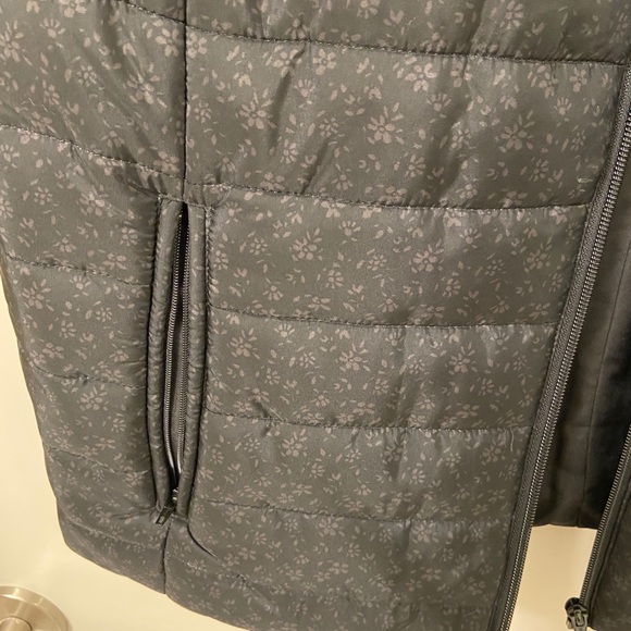 Loft Puffer Vest - Picture 3 of 4